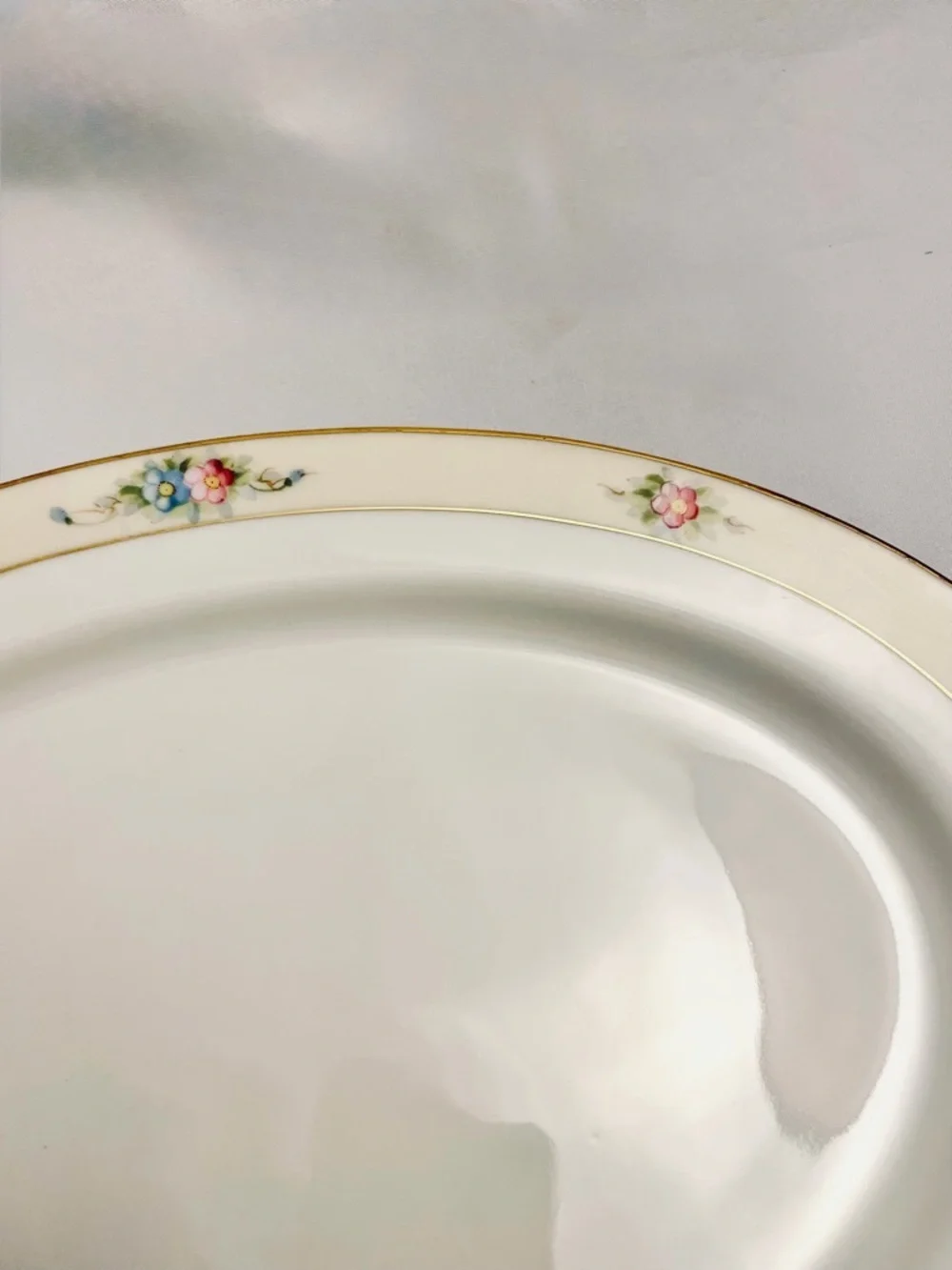 Noritake beautiful oval